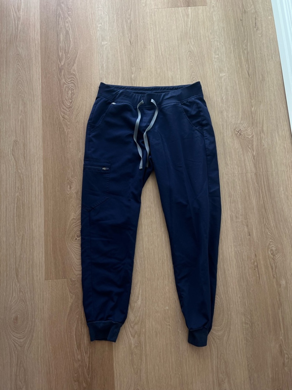 Men’s figs jogger pants